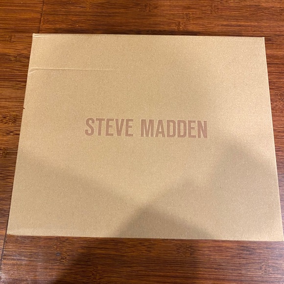 ⚡️NWT Steve Madden Booties⚡️ - Picture 7 of 9